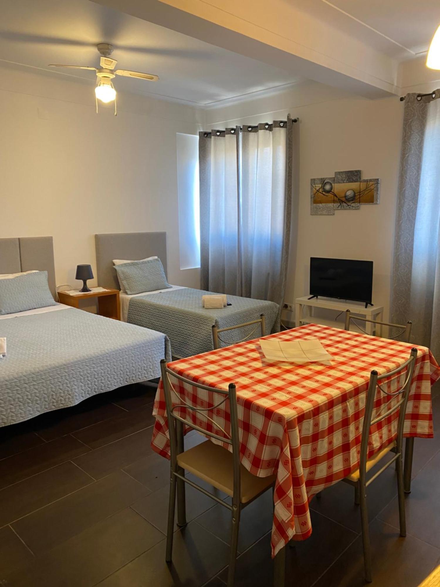 Guest House D. Filipe I Porto Exterior photo